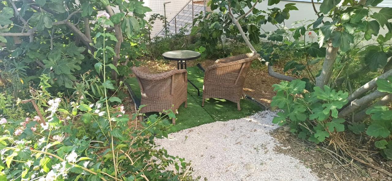Maris Full Apartment With Roof Garden Access Chios Town Exterior foto